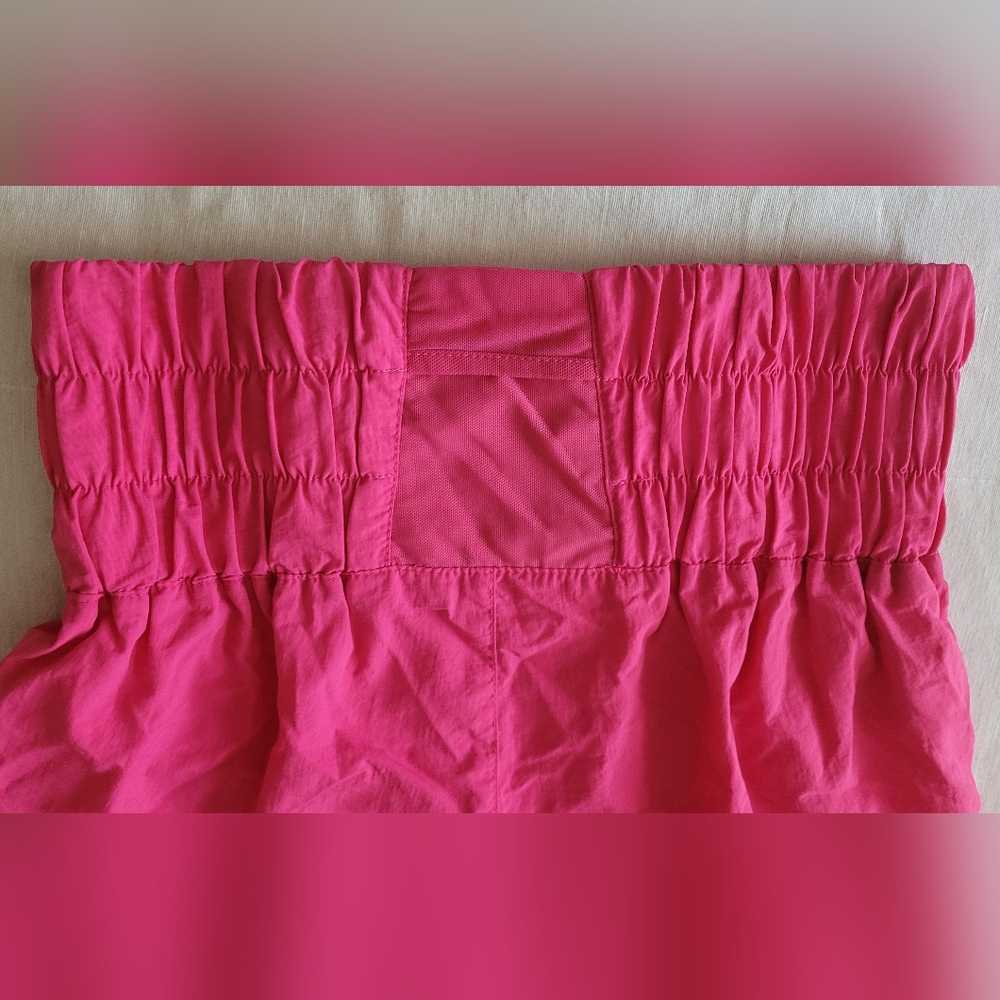 Zenana Outfitters Sz Small Hot Pink High-Waist Smocked Athletic Shorts - Picture 3 of 4
